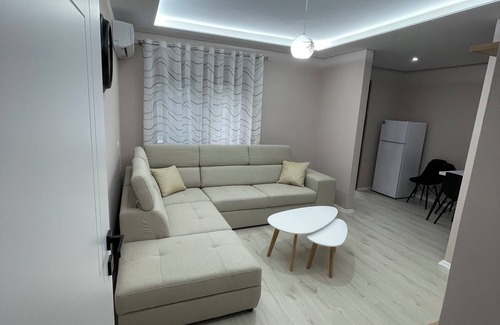 Sheqi i Vogel Apartment | PamiHouse apartment in the beautiful district of Fier, WIFI and free parking