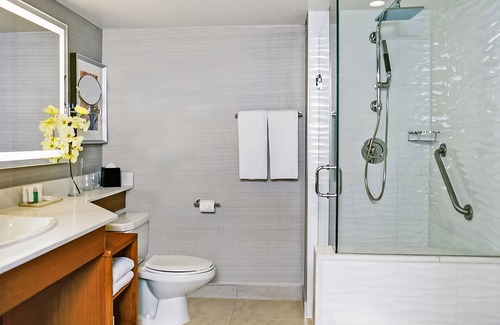 North York Hotel | Pan Pacific Toronto