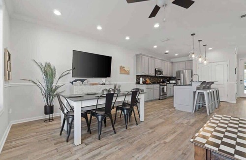Sunnyside House | Panama City Beach Home - Few steps from the shores