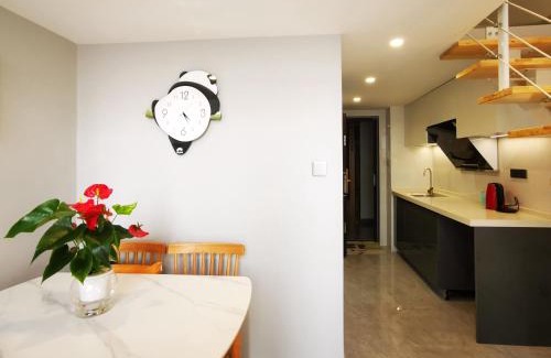 Guandu Apartment | Panda ZuoKe Besucher Apartment 熊猫坐客民宿