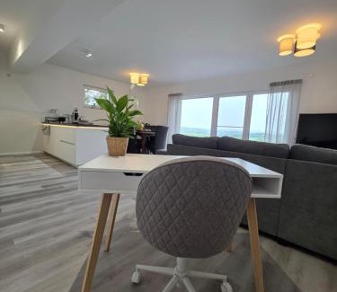 Numbrecht Apartment | Panorama trifft Gemütlichkeit