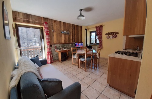 Bionaz Apartment | Panoramic and bright two-room apartment