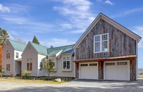 Townshend House | Panoramic Mountain Views with Hot Tub