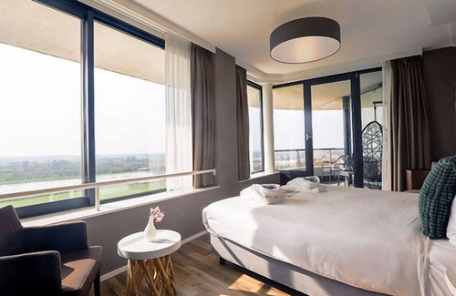 Wageningen Hotel | Panoramic Nature Getaway w/Relaxing Spa |Near Forest Reserves & Local Landmarks