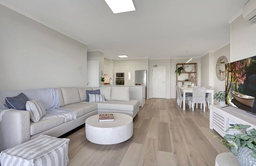 Alexandra Headland Apartment | Panoramic Ocean View 2 bed 2 bath