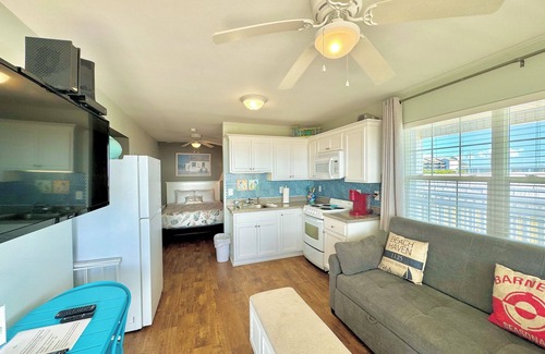 Atlantic Beach Condo | ⛱️Panoramic Ocean & Pool View Studio🏄‍♀️Kitchen Pool WIFI🎣