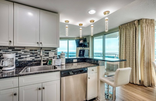 Downtown Myrtle Beach Condo | Panoramic Oceanfront Condo, Highly Sought After End Unit, Glass Wrapped Around
