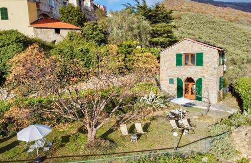 Gazzelli House | Panoramic Rural House With Garden