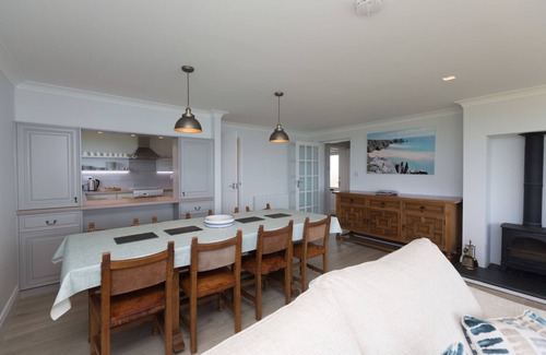 St. Levan House | Panoramic sea views overlooking the beach – on the South West Coast Path