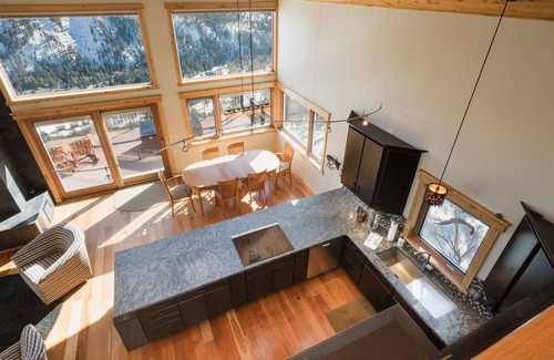Bayfield House | Panoramic Valley Retreat | Exec Home w/Deck, Lake Views, Game Room - 30+
