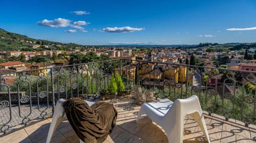 Pescia House | Panoramic villa between Lucca and Florence