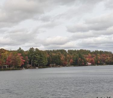 West Hopkinton House | Panoramic Water Views , cozy house in Henniker ,NH