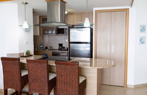 Villas Del Mar Apartment | PanoramicView| Beachfront| Fast WiFi| FullKitchen