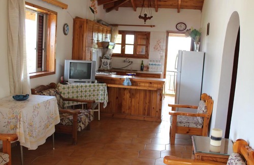 Assos-Lechaio Apartment | Panos Seaside Apartment