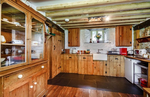 Conwy Cottage | PANT YR IWRCH, pet friendly, with open fire in Llanbedr Y Cennin