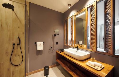 L'Etang-Sale Hotel | PAPANGUE Hôtel & Spa
