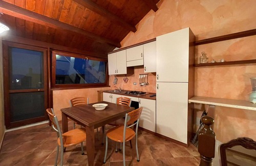 Villanova Monteleone Apartment | "Papavero" Entire House 15 Minutes From The Sea