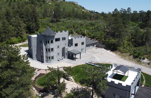 Castle Rock Condo | Paradise 2BR 1MBA Sleep3 Camper Parking Shop Golf