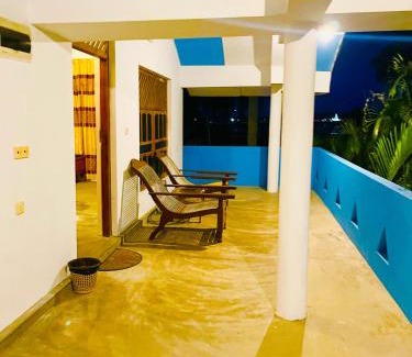 Pottuvil Division 2 Hotel | Paradise Bay Hotel & Surf Camp