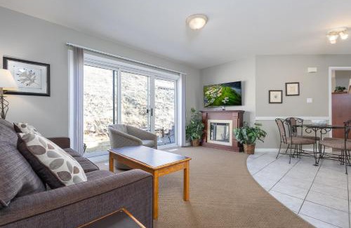 Lethbridge Apartment | Paradise Canyon Golf Resort - Luxury Condo M403