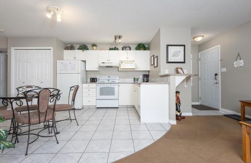 Lethbridge Apartment | Paradise Canyon Golf Resort - Luxury Condo M403