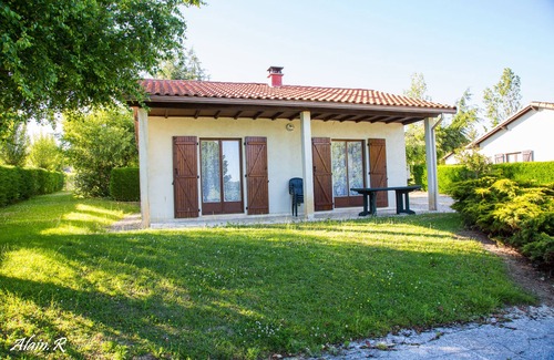 Sarrecave RV Rental | Paradise Chalets and Camping