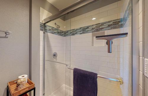 Brinnon House | Paradise Cove Retreat