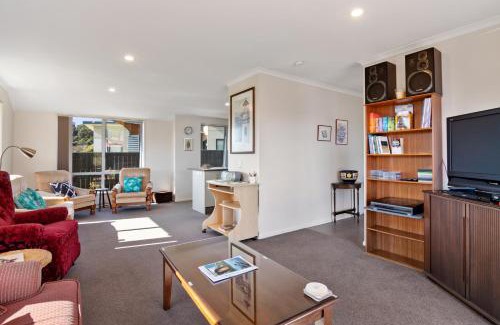 Pohara House | Paradise in Pohara - Pohara Beach Holiday Home