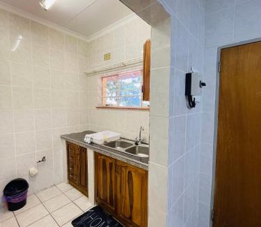 Francistown Apartment | Paradise Palms