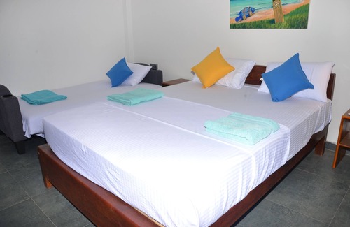 Andiambalama House | paradise to stay with 12000sqm garden with swimming pool in anuhas airport villa