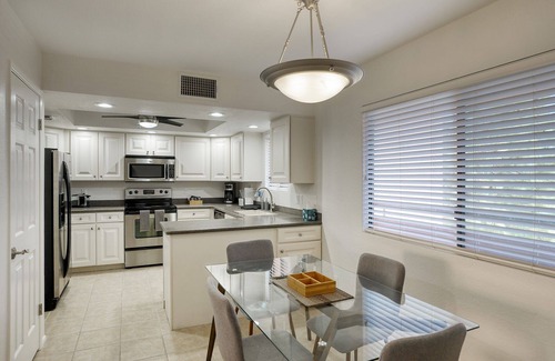 Paradise Valley Village Condo | Paradise Valley Golf Views, King, Pool/Spa, 65" 4k w/Streaming Services