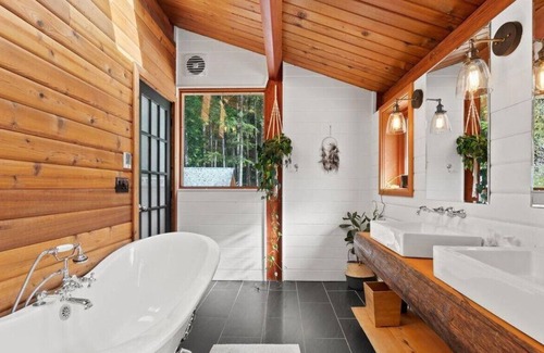 Woodfibre Cabin | Paradise Valley scandinavian spa retreat
