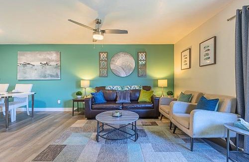 Paradise Valley Village Apartment | Paradise Valley Village-Walk-Dine-Shop-Golf- C254