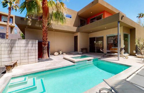 Canyon Corridor Apartment | Paradise Views Townhome