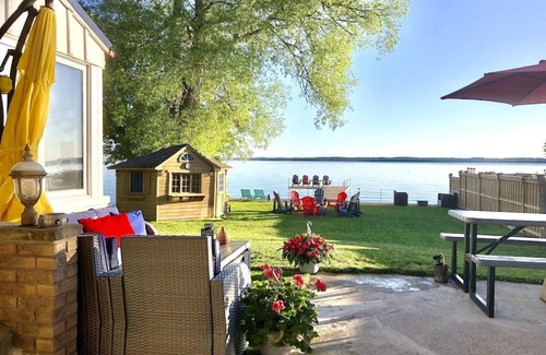 Keswick House | Paradise Waterfront Cottage (35 Min Drive From Toronto)