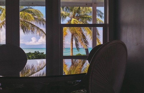 Spanish Wells House | Paradiso Oasis - Beautiful Beachfront Oasis on Secluded Island in the Bahamas!