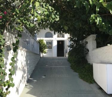 Sarakiniko House | Paradisos