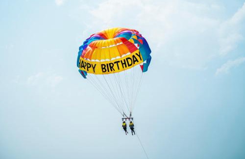 Dubai Marina Boat Rental | Parasailing boat