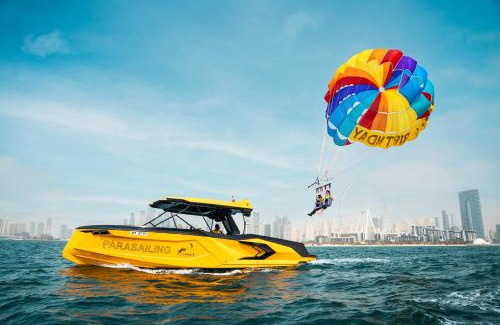 Dubai Marina Boat Rental | Parasailing boat
