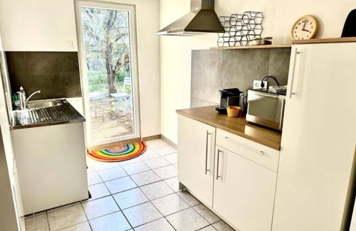 Saint-Martin-de-Londres Apartment | Parenthèse du Pic - Air-conditioned Apartment
