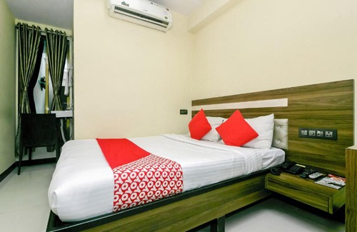 Kopar Khairane Hotel | Parimeet Hotel