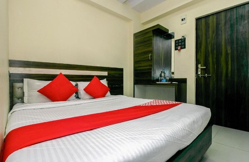 Kopar Khairane Hotel | Parimeet Hotel
