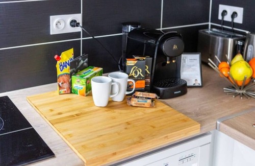 Bagnolet Apartment | Paris I 77m ² Cosy I Proche Métro 11