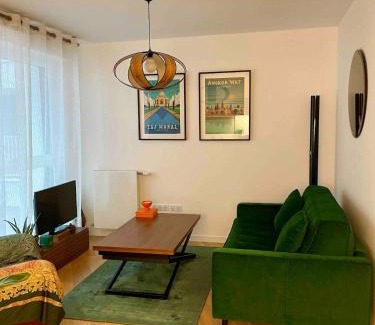 Issy-les-Moulineaux Apartment | Paris, la plus belle ville du monde!