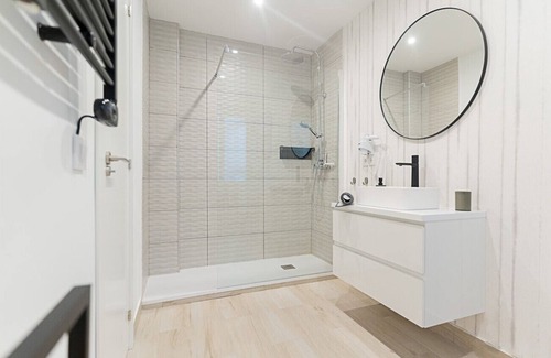 Cotos Bed & Breakfast | Paris: room with comfort, cosiness and shared areas Chamartín – Mauricio Legendre