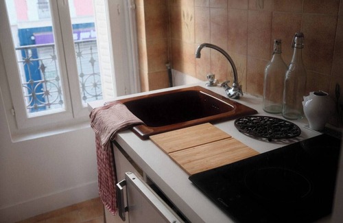 Saint-Ouen Apartment | Parisian apartment