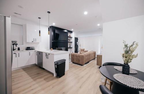 Woodlawn Apartment | Parisian Retreat 6min to Main Quandrangle U of C