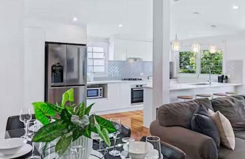 Auchenflower House | Park Avenue Terrace House 3Bed Outdoor BBQ
