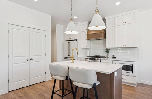 Park City House | Park City close-4-bedroom, 3.5 bath new home with Fast WiFi, AC, Garage & VIEWS!