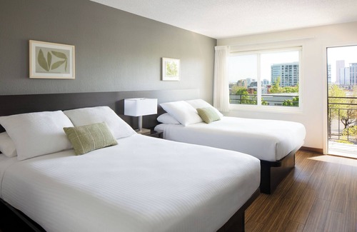 Goose Hollow Hotel | Park Lane Suites and Inn